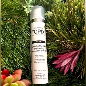 Topix- sheer lightweight brightening sunscreen SpF 50